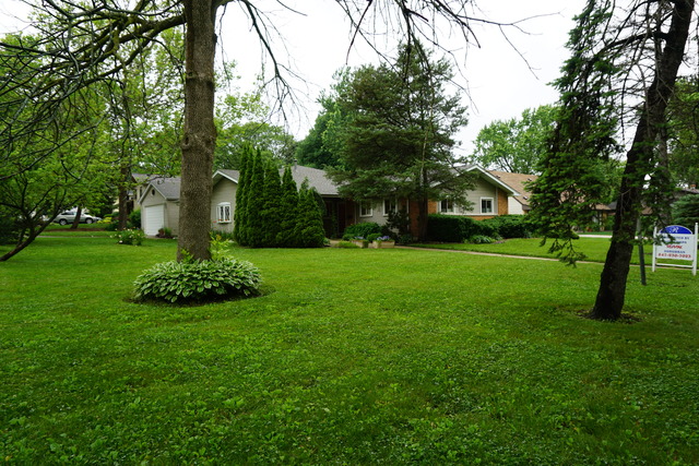 1920 Hampton Rd, Hoffman Estates, IL 60169 photo 1