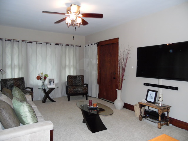870 Shuler St, Elgin, IL 60123 photo 3
