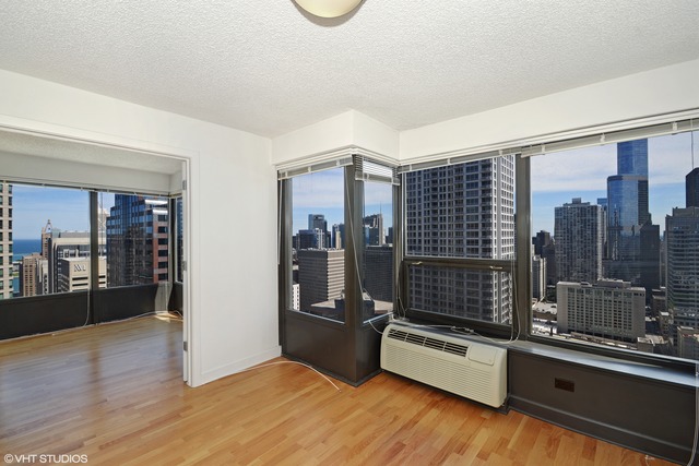 30 E Huron St #4002, Chicago, IL 60611 photo 8