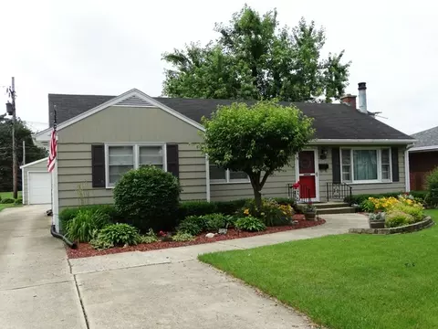 561 E 4th St, Lockport, IL 60441 photo 1