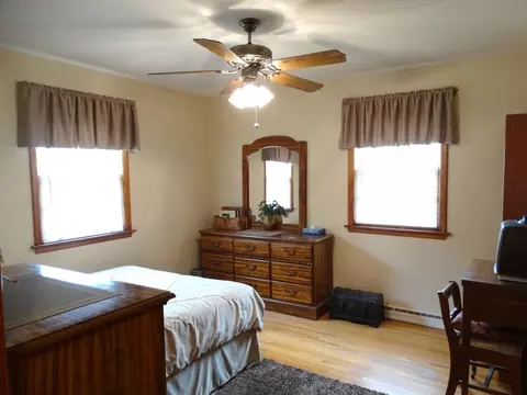 561 E 4th St, Lockport, IL 60441 photo 11