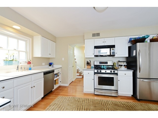 2024 Ewing Ave, Evanston, IL 60201 photo 4