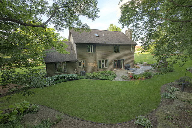 10046 Tybow Trl, Roscoe, IL 61073 photo 2