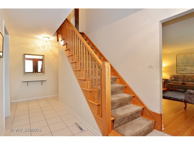 625 Sapling Ln, Deerfield, IL 60015 photo 2