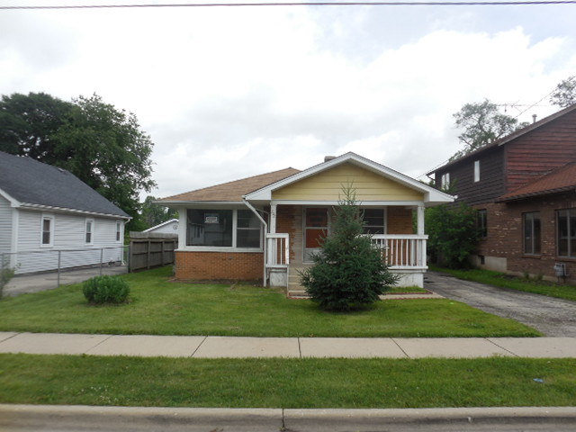 792 Stewart Ave, Elgin, IL 60120 photo 1