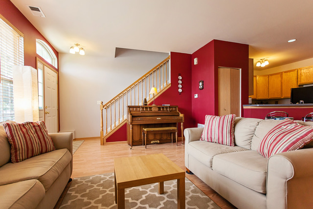 205 Springbrook Trl, Oswego, IL 60543 photo 4