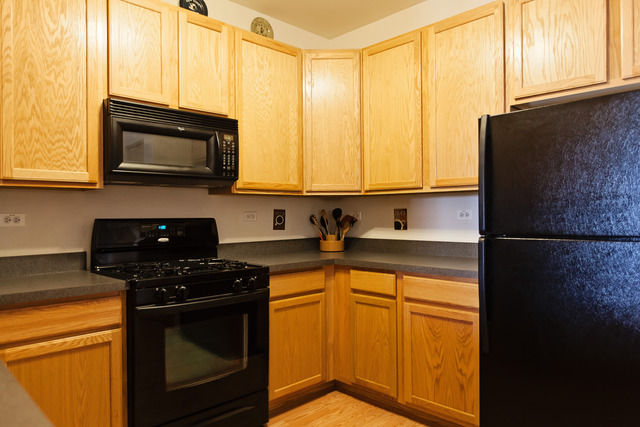 205 Springbrook Trl, Oswego, IL 60543 photo 6