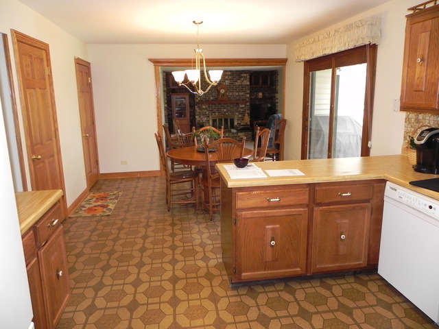 3965 Whispering Trails Dr, Hoffman Estates, IL 60192 photo 9