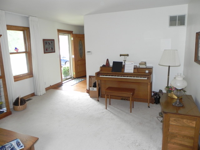 3965 Whispering Trails Dr, Hoffman Estates, IL 60192 photo 4
