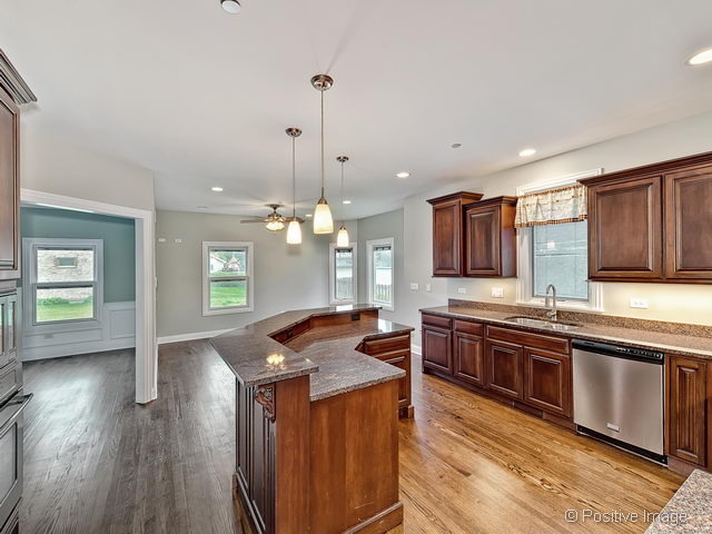 1833 Longfellow Ct, Berkeley, IL 60163 photo 8