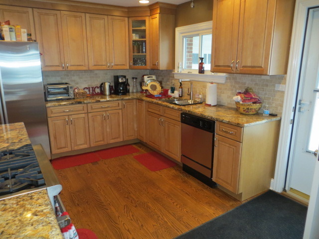 131 E Millers Rd, Des Plaines, IL 60016 photo 2