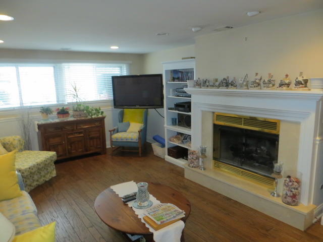 131 E Millers Rd, Des Plaines, IL 60016 photo 5