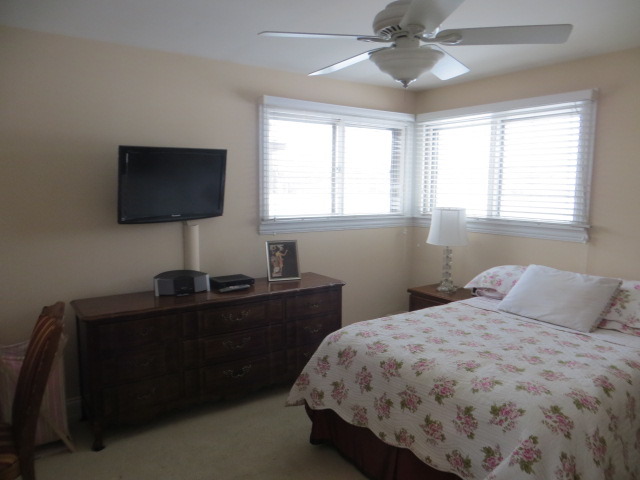 131 E Millers Rd, Des Plaines, IL 60016 photo 6
