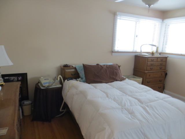 131 E Millers Rd, Des Plaines, IL 60016 photo 9