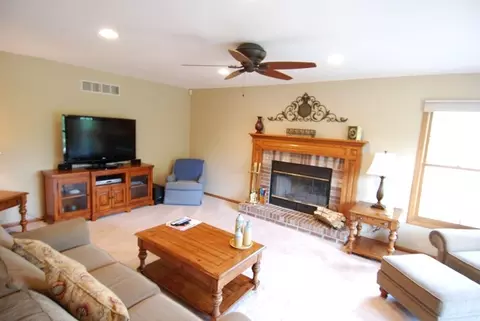 7492 Joy Ln, Roscoe, IL 61073 photo 7
