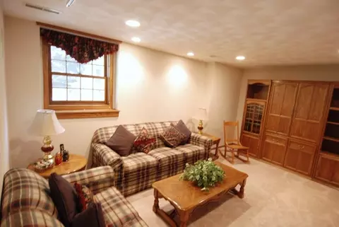 7492 Joy Ln, Roscoe, IL 61073 photo 16