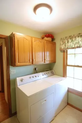 7492 Joy Ln, Roscoe, IL 61073 photo 8