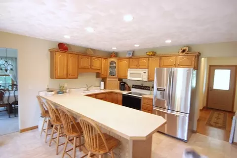7492 Joy Ln, Roscoe, IL 61073 photo 4