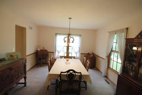 7492 Joy Ln, Roscoe, IL 61073 photo 3