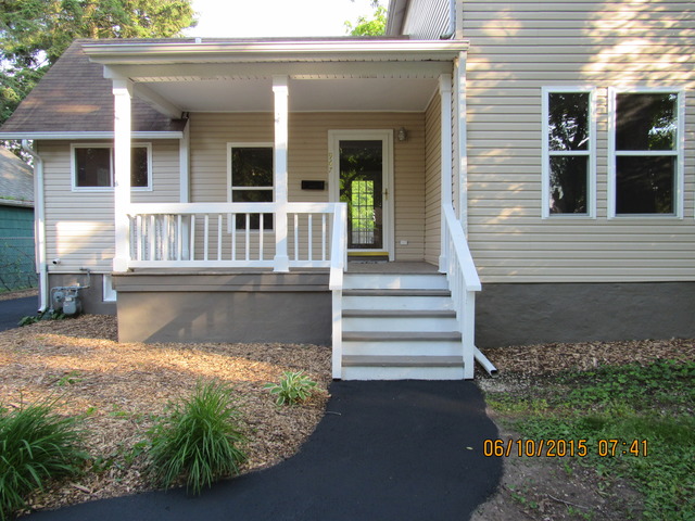 967 Oakley Ave, Elgin, IL 60123 photo 2