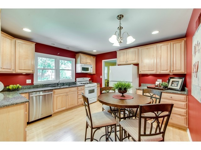 1519 Mayo Ave, Wheaton, IL 60189 photo 6