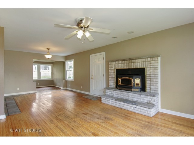 3609 Anne St, Mchenry, IL 60050 photo 3