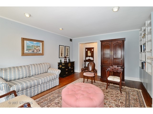 210 E Pearson St #13c, Chicago, IL 60611 photo 3