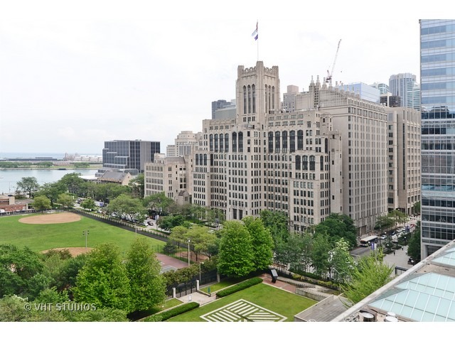 210 E Pearson St #13c, Chicago, IL 60611 photo 9