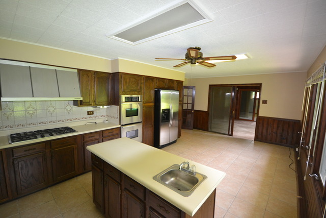 1208 Getzelman Trl, Algonquin, IL 60102 photo 9