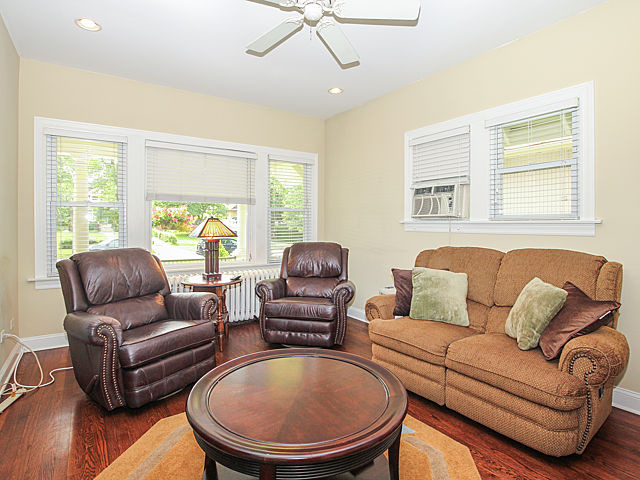 10517 S Prospect Ave, Chicago, IL 60643 photo 3