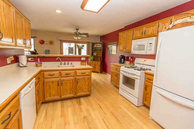 1112 E Treeline Dr, Lockport, IL 60441 photo 9
