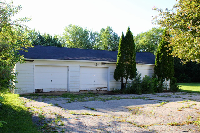 318 Marengo Rd, Harvard, IL 60033 photo 4