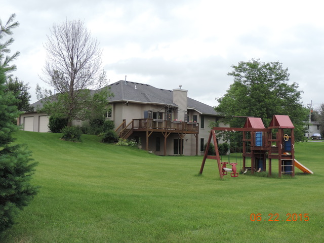 7975 Joy Ln, Roscoe, IL 61073 photo 3