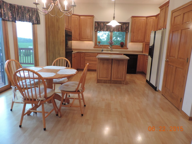 7975 Joy Ln, Roscoe, IL 61073 photo 5