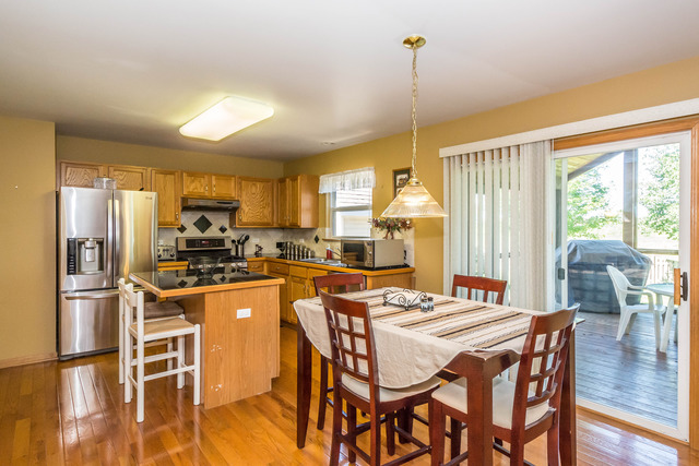 595 Suncrest Dr, Aurora, IL 60506 photo 7