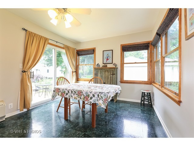 125 E Crescent Ave, Elmhurst, IL 60126 photo 4
