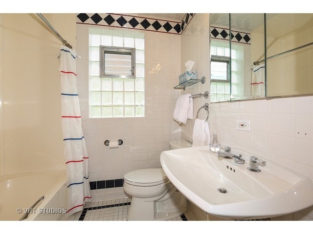 125 E Crescent Ave, Elmhurst, IL 60126 photo 8