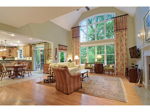 730 Becker Rd, Glenview, IL 60025 photo 8