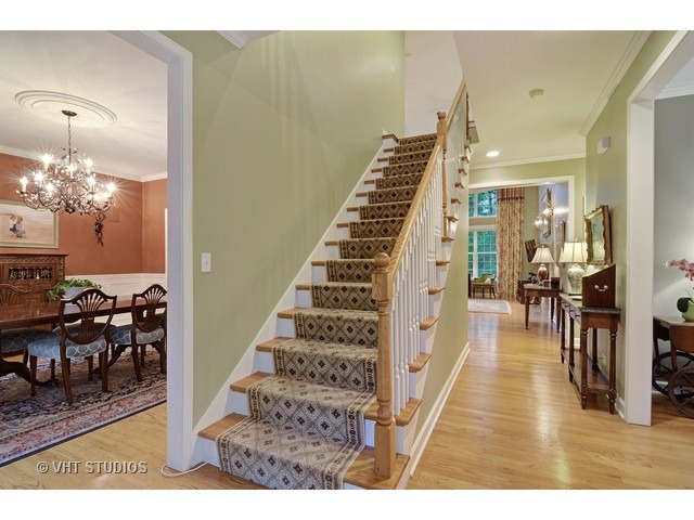 730 Becker Rd, Glenview, IL 60025 photo 2