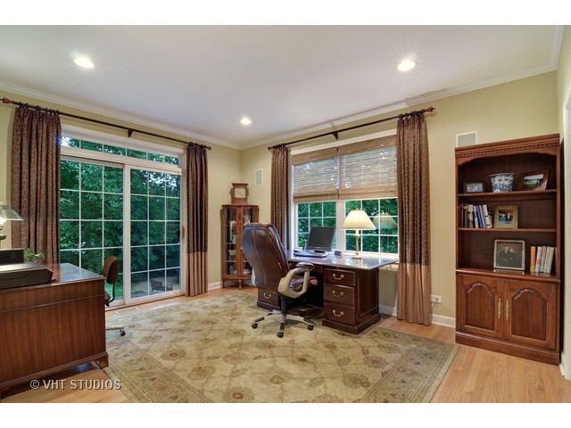 730 Becker Rd, Glenview, IL 60025 photo 9