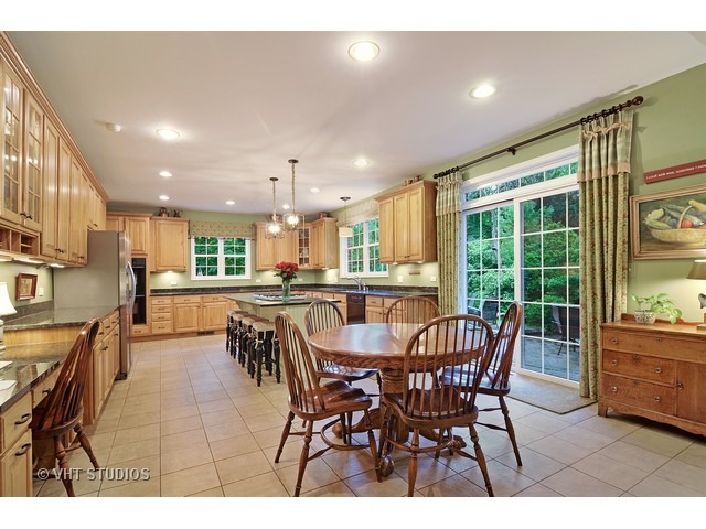 730 Becker Rd, Glenview, IL 60025 photo 5