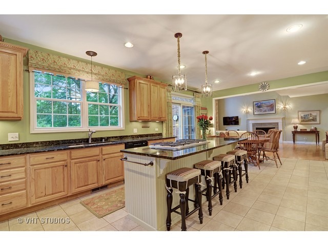 730 Becker Rd, Glenview, IL 60025 photo 4