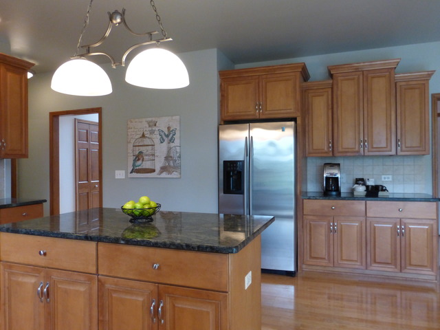 711 Crestview Dr, Bolingbrook, IL 60440 photo 4