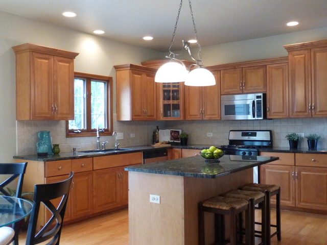 711 Crestview Dr, Bolingbrook, IL 60440 photo 5