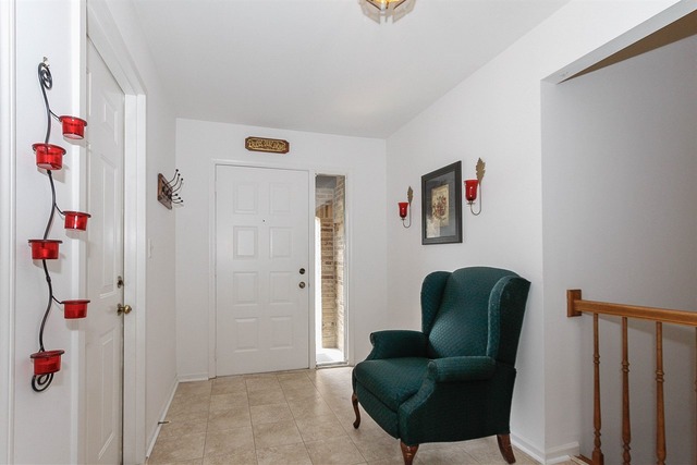 1900 Golf View Dr, Bartlett, IL 60103 photo 2