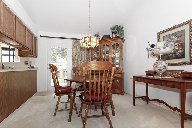 1900 Golf View Dr, Bartlett, IL 60103 photo 6