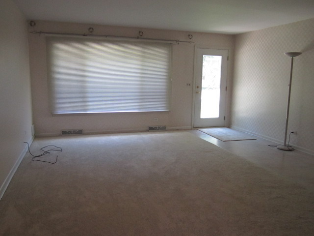 1331 Anthony Rd, Wheeling, IL 60090 photo 1