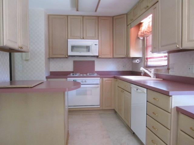 1331 Anthony Rd, Wheeling, IL 60090 photo 2