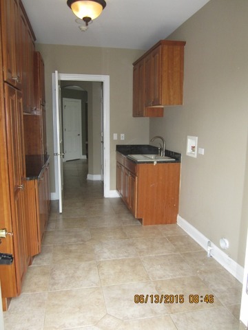 9230 Forest Edge Ln, Willowbrook, IL 60527 photo 17