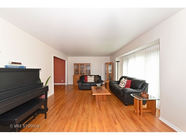 6620 Western Ave, Willowbrook, IL 60527 photo 3